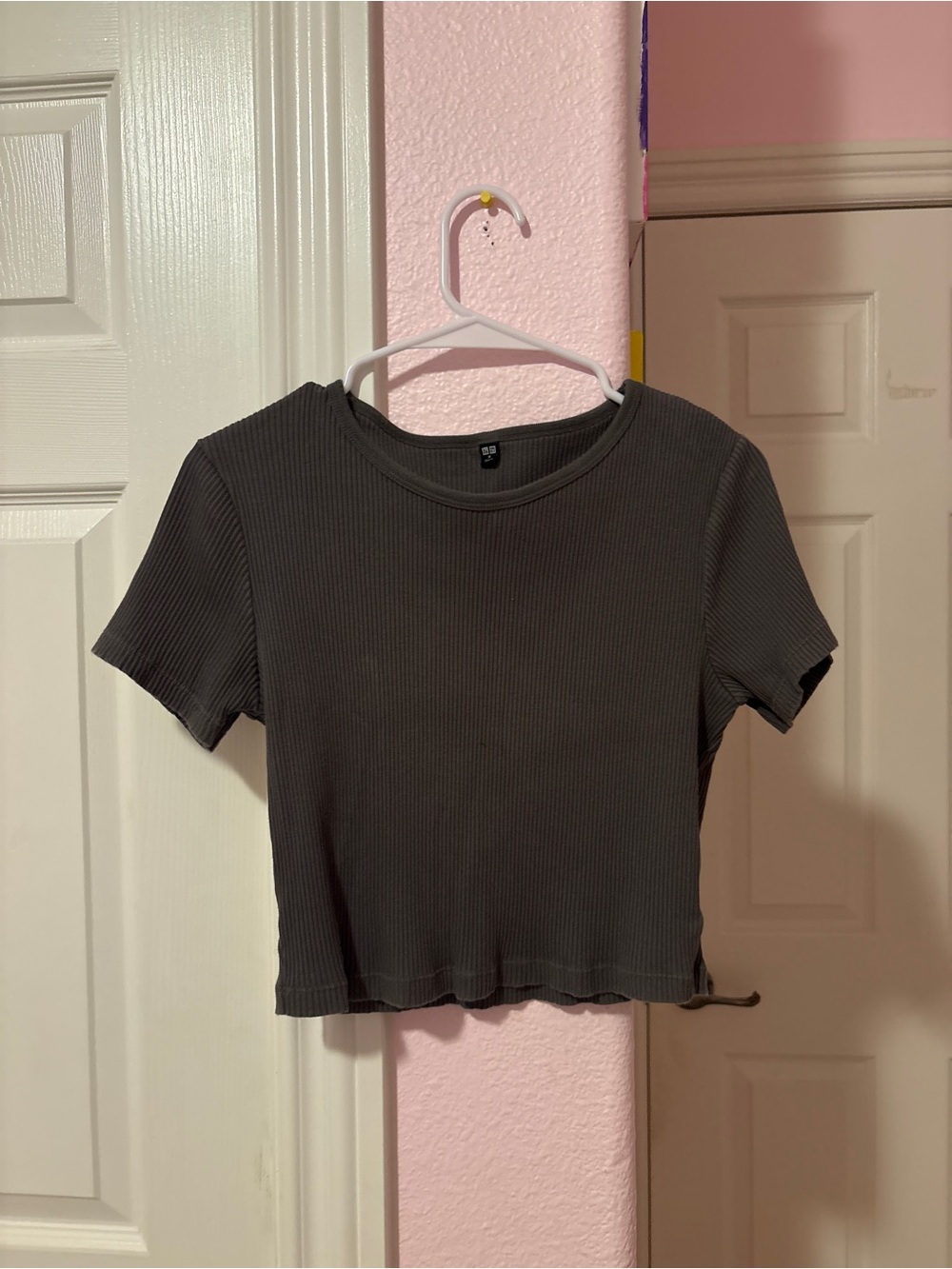 Uniqlo Ribbed Short Sleeve Crop Top - Charcoal Gray